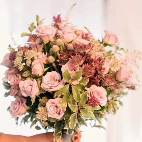 Ramo de Novia silvestre de rosas y Astilbe